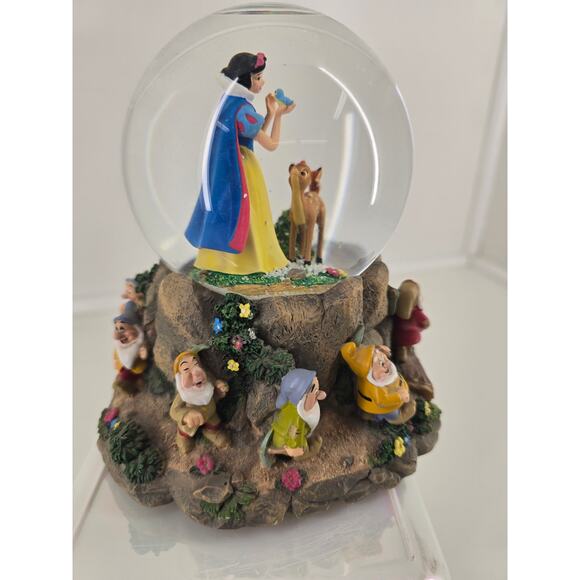 Disney Hallmark Snow White & 7 Dwarfs Musical Snow Globe “Heigh-Ho” - Picture 2 of 7